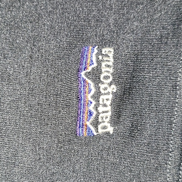 Vintage. Made in USA. Patagonia. Stretchy longsleeve. 1/4 zip pullover. Size Med - Picture 6 of 16
